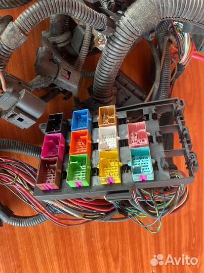 Подкапотная проводка Vw Transporter T5 AXD 2005