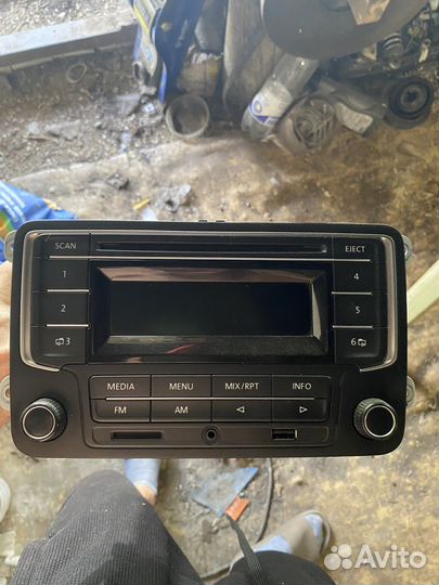 Магнитоло vw polo sedan