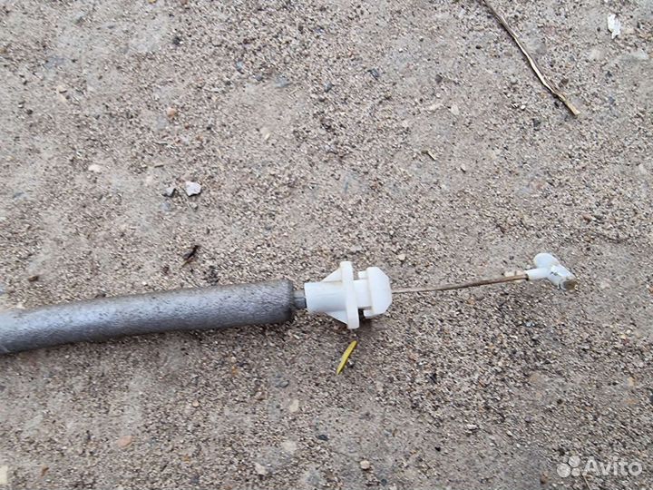 Трос открывания передней двери Шкода Суперб