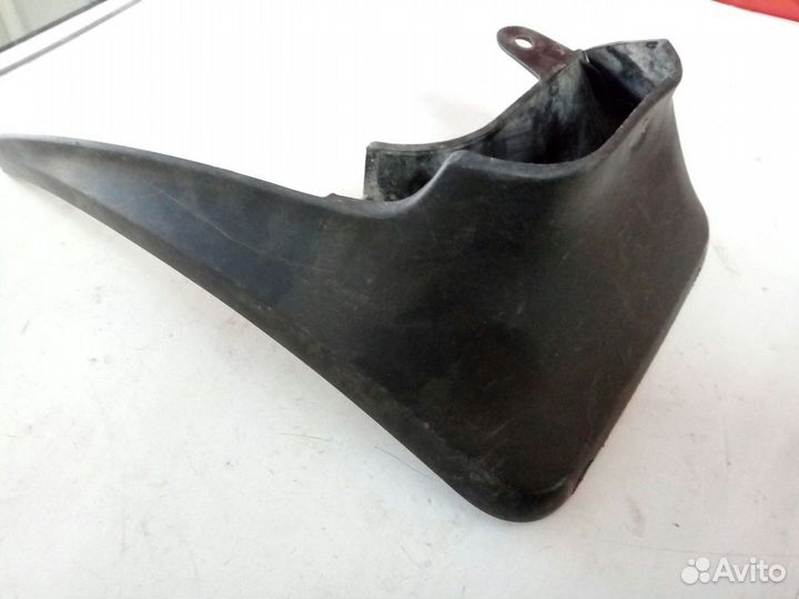 BMW E87 - Задний левый брызговик Б/У