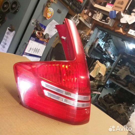 Фонарь задний левый citroen c4