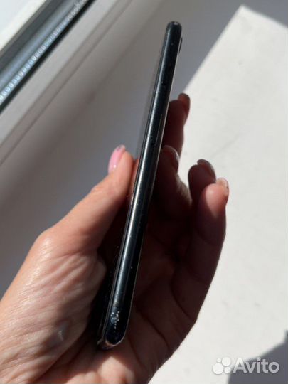 Телефон iPhone 7