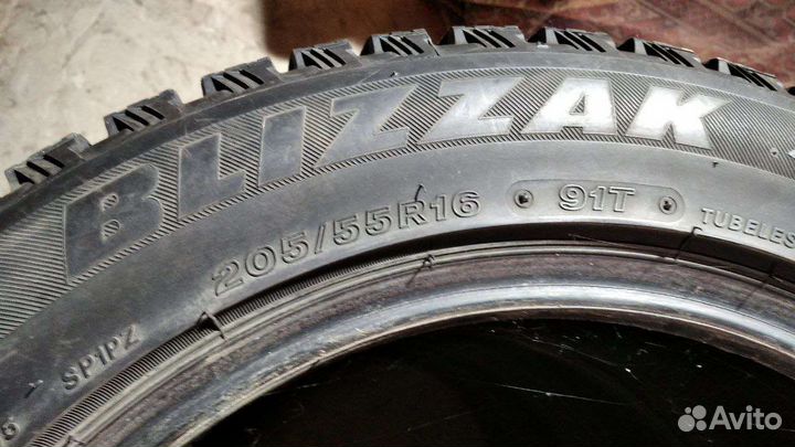 Bridgestone Blizzak Spike-01 205/55 R16 91T