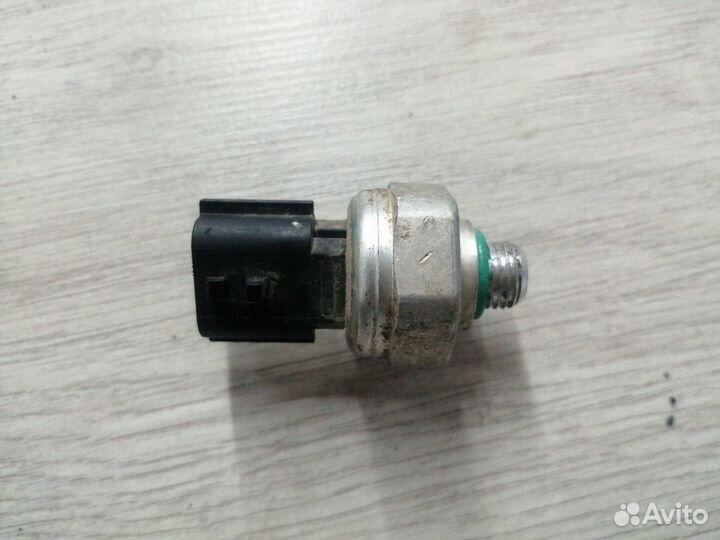 Датчик кондиционера хладагента Renault logan 2