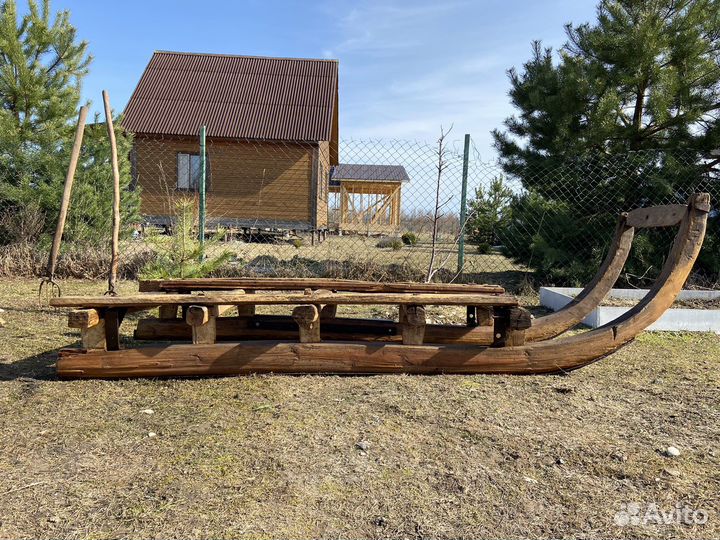 Старинные сани СССР для лошади