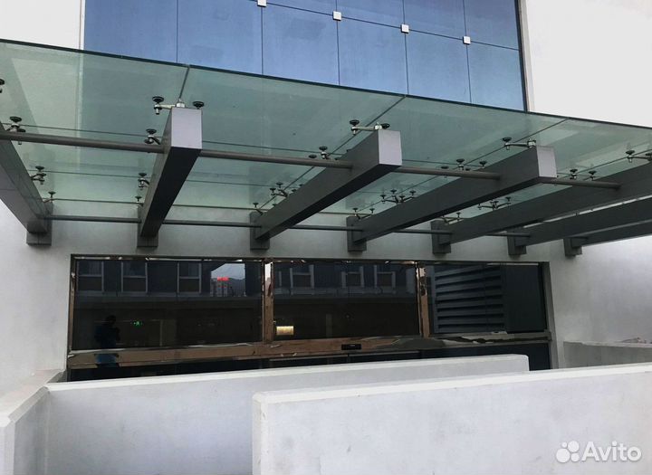 Стеклянный козырек