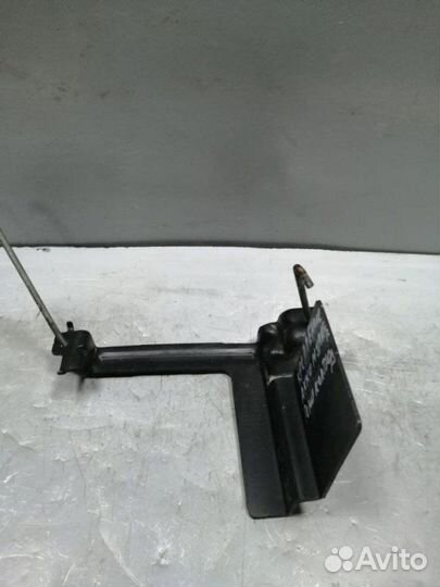 Крепление аккумулятора Renault Kaptur 1 1.6-L