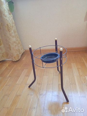 Подставка для цветов напольная металлическая
