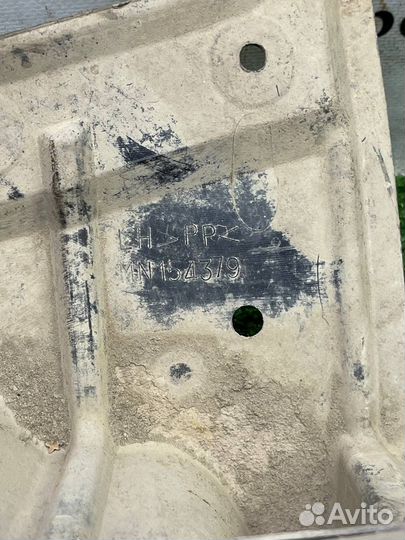 Защита двигателя левая Mitsubishi Lancer 10 X