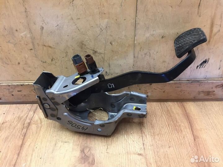 Педаль тормоза Nissan Murano (Z51) 2008-2015