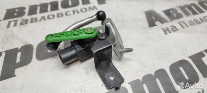 Датчик высоты дорожного просвета передний правый