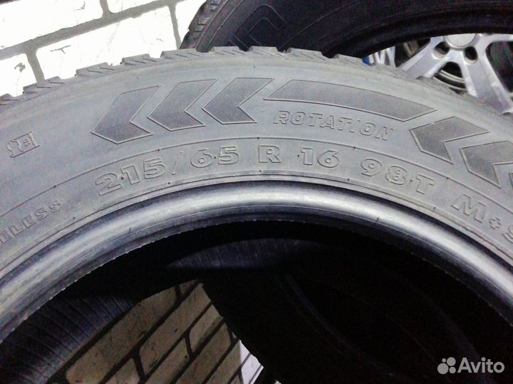 Nokian Tyres Hakkapeliitta 2 215/65 R16 98T