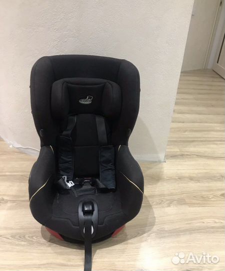 Автокресло Maxi-cosi axiss с поворотным механизмом