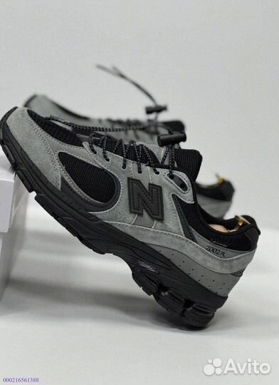 Стильные кроссовки New Balance 2002R для мужчин