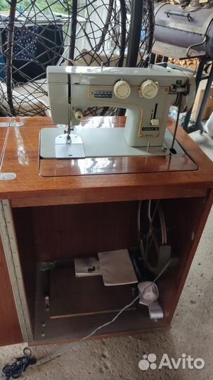 Швейная машина Чайка 3