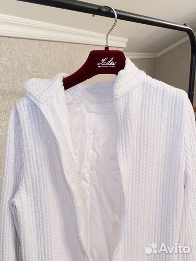 Белое вызаное платье 44 размен от дизайнера