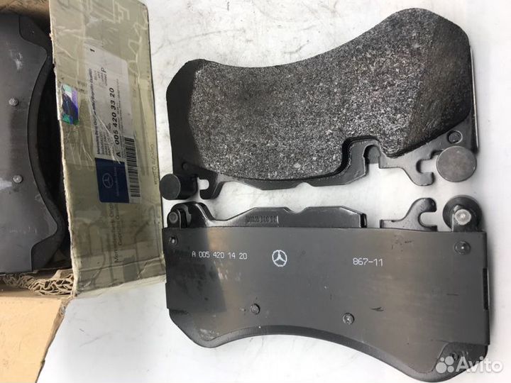 Тормозные колодки переднее Mercedes-Benz C-Class