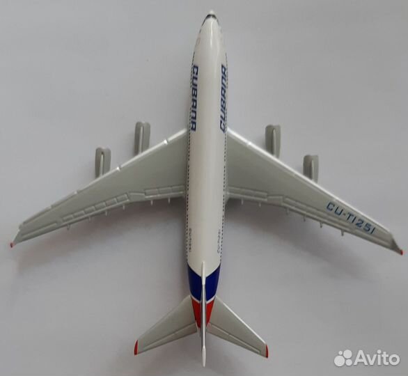Модель самолета ил-96-300 Cubana CU-T1251 1:500