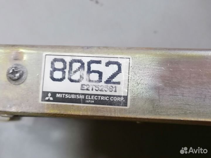 Блок управления двс Mitsubishi Mirage 1990