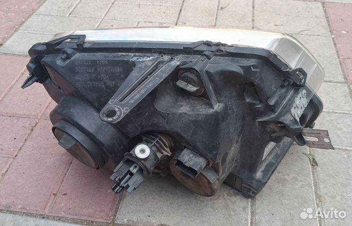 Фара левая Renault Duster