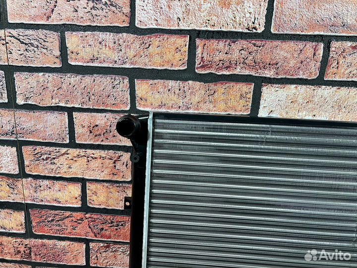 Радиатор охлаждения volkswagen Tiguan 1.4-2.0