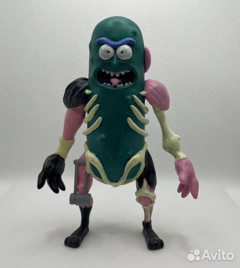 Фигурка огурчик Рик