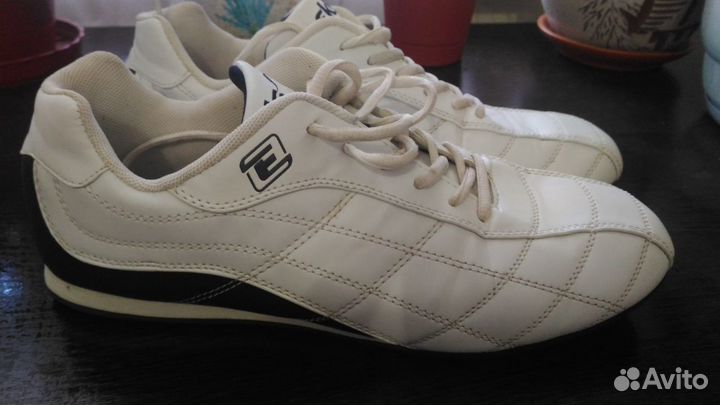 Продам кроссовки