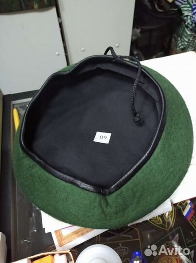 Берет зелёный бесшовный