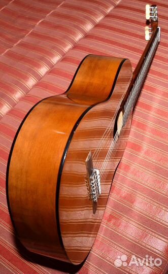 Классическая гитара yamaha c40