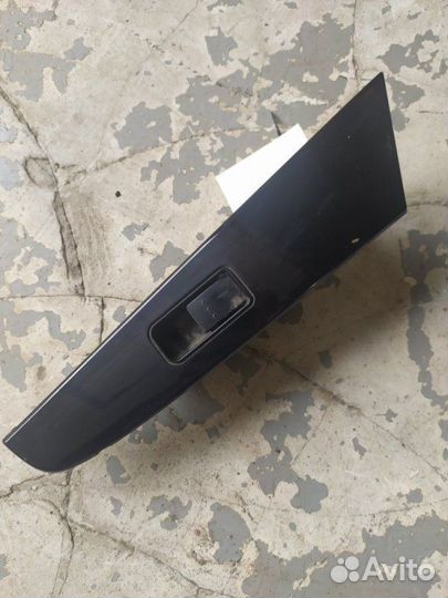 Блок кнопки стеклоподъемника задний правый Mazda 3