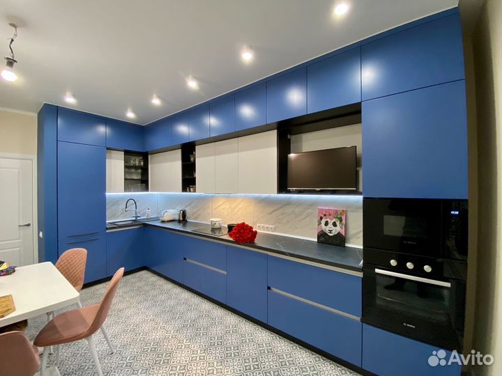 Угловая кухня на заказ. Фабрика в Челябинске