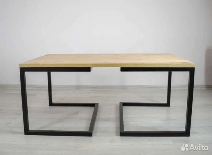 Стол в стиле лофт