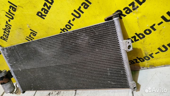 Радиатор кондиционера Ниссан ад 2