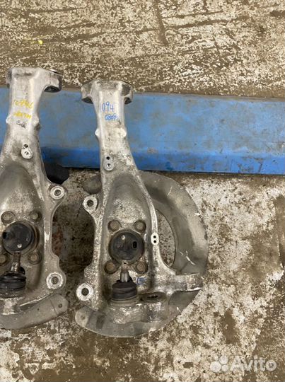 Поворотный кулак ступица Lexus LS460 06-12г