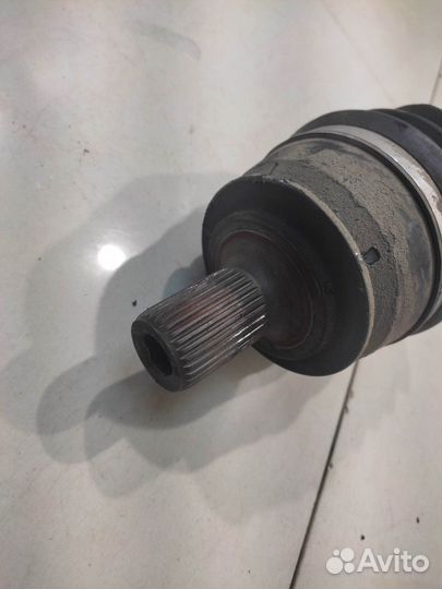 Полуось (привод) (передний, левый)