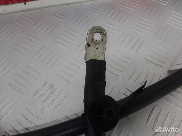 Клемма аккумулятора плюс Mercedes-Benz C-Класс