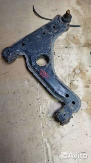 Рычаг передний правый Опель Астра H