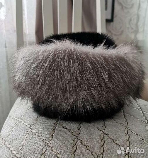 Норковая шапка с чернобуркой