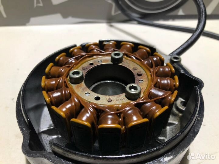 Статор в сборе с крышкой Yamaha XJR 400 R 1997г