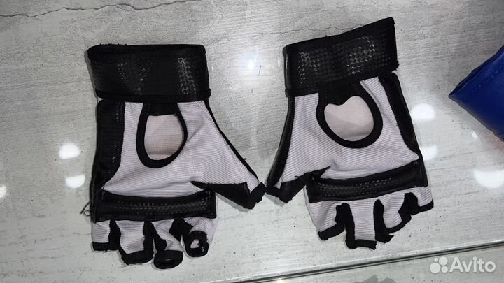 Перчатки для каратэ