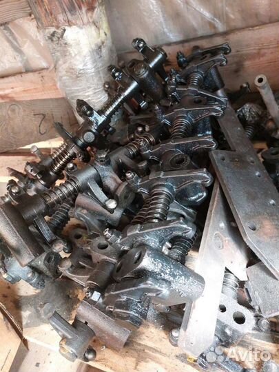 Ось коромысел в сборе д-245