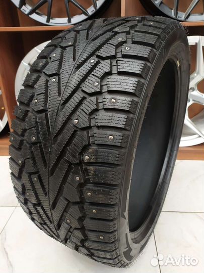 Pirelli Ice Zero 295/35 R21 107H