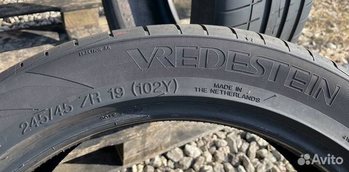 Vredestein Ultrac Vorti + 245/45 R19