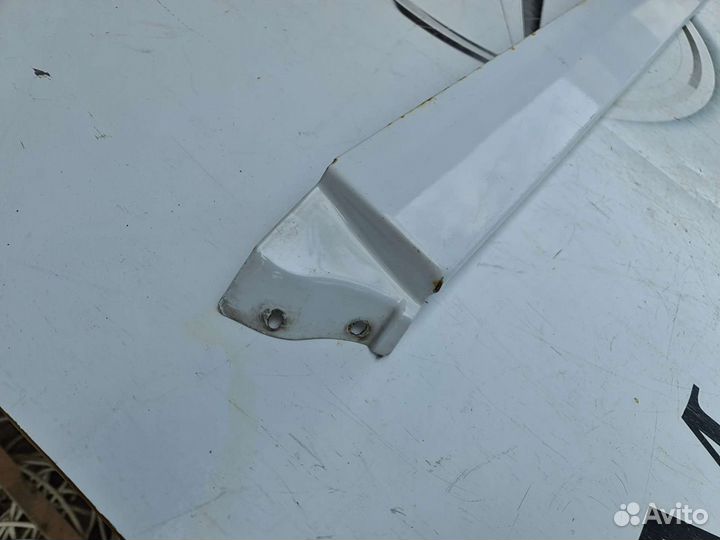 Накладка направвляющей двери Mercedes W638