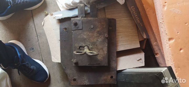 Замок ручной работы