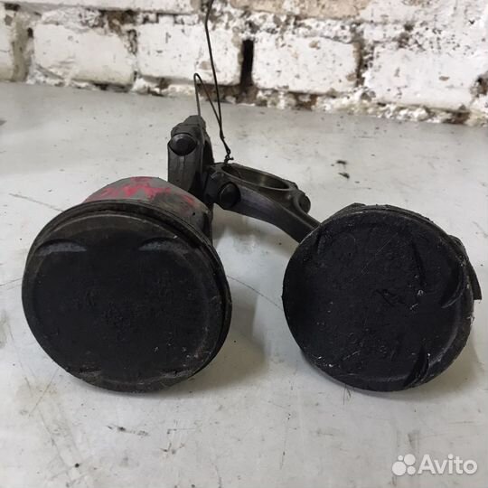 Поршень Mitsubishi Lancer 9