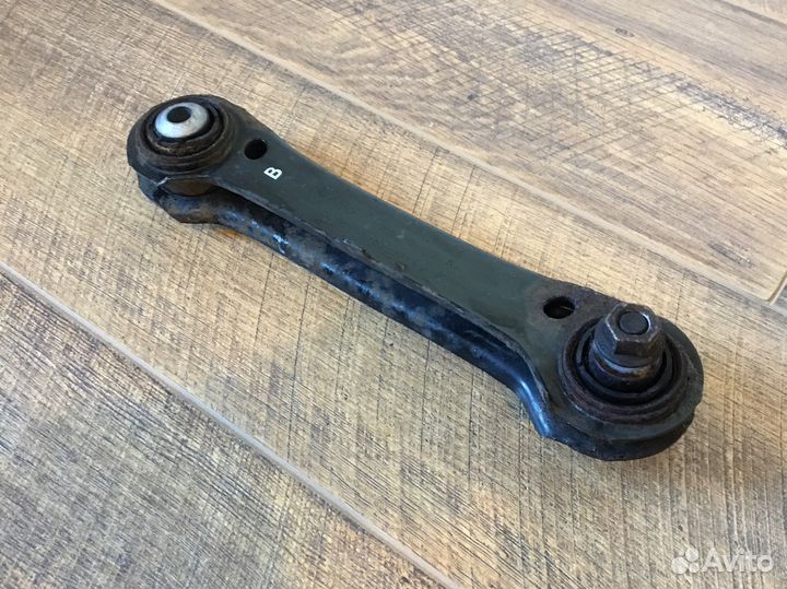 Направляющий рычаг левый BMW E87