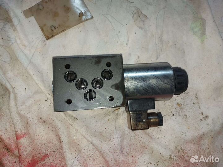 Гидрораспределитель ве10 574Е В220 ундм 1