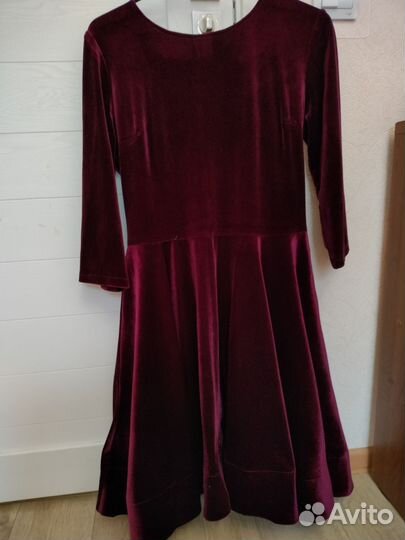Платье бархатное 48