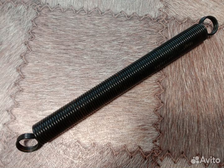 Пружина дверная